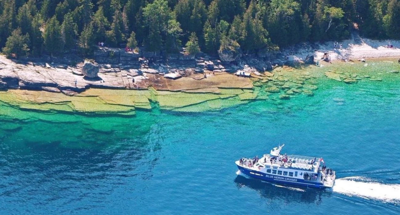 Boat cruise on clear water near Tobermory